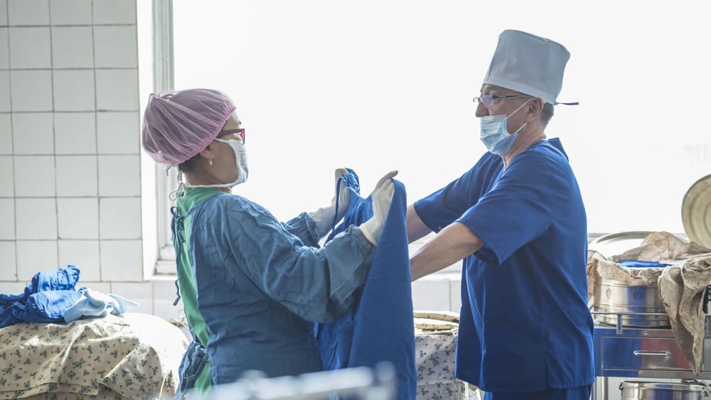 Сколько зарабатывают врачи в Кыргызстане? Ответ главы Минздрава изображение публикации