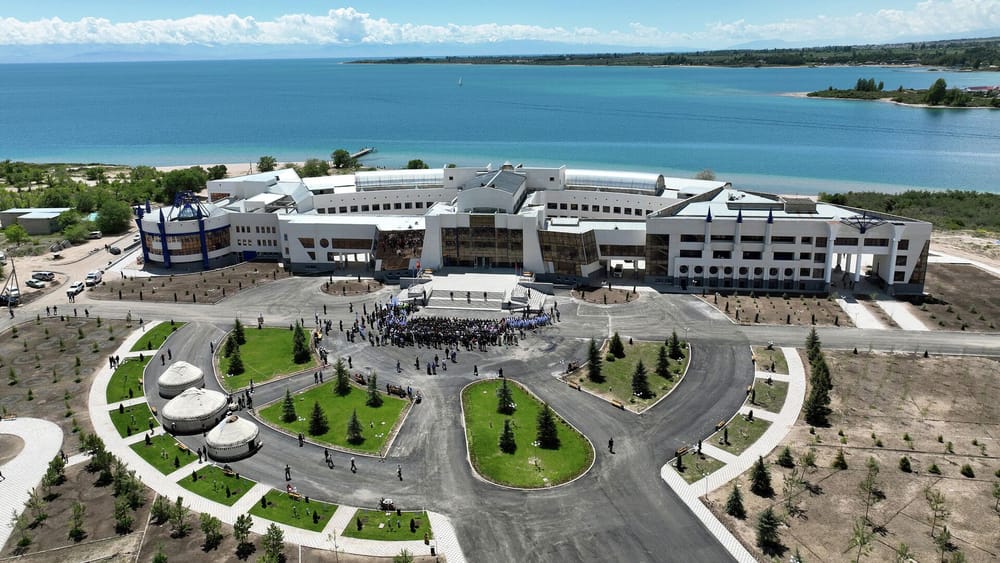 Если Бейшеналиев присвоил деньги на центр «Алтын балалык», мы его накажем – Садыр Жапаров изображение публикации