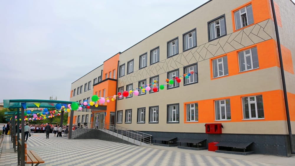 За три года в Кыргызстане построили 315 новых школ изображение публикации