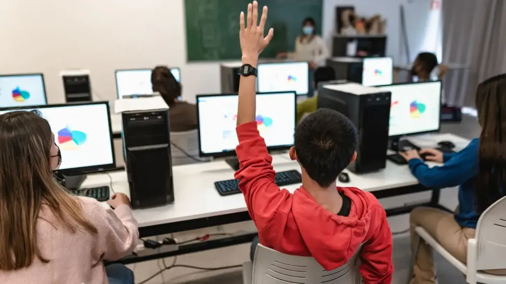 В Бишкеке в рамках пилотного проекта запустят Google-школу изображение публикации