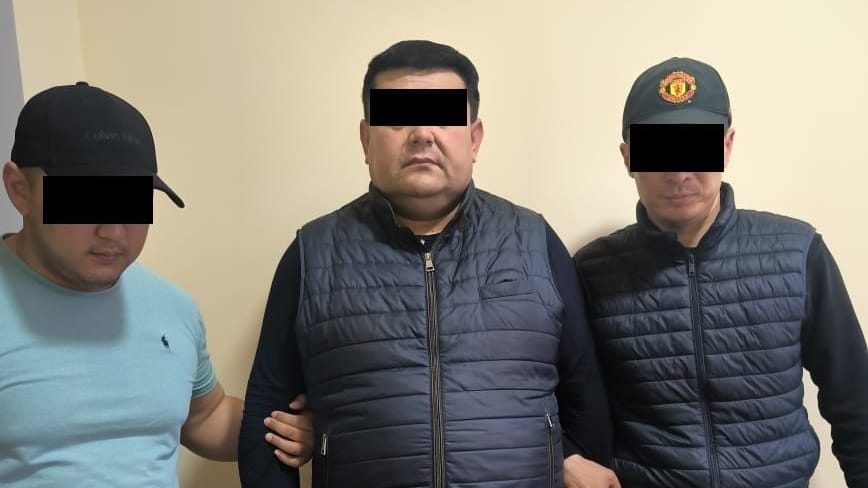 За дачу взятки сотруднику ГКНБ задержан экс-глава Шаркского айыл окмоту изображение публикации