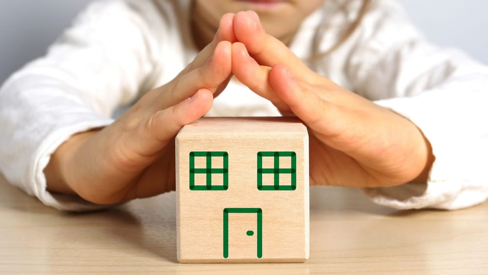 В Бишкеке нотариус незаконно лишил детей-сирот права на наследство изображение публикации