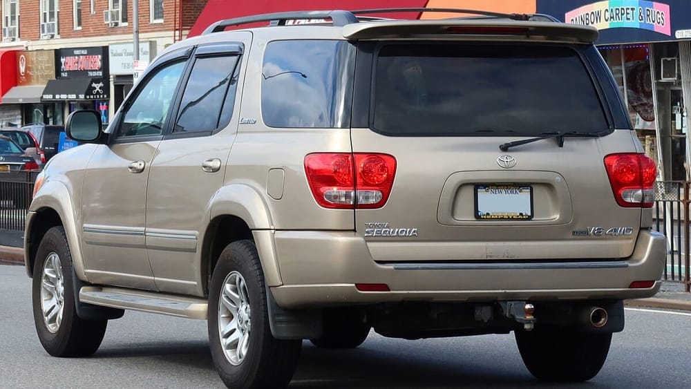 Кыргызстанка не растаможила Toyota Sequoia – ущерб государству составил 3.6 млн сомов изображение публикации