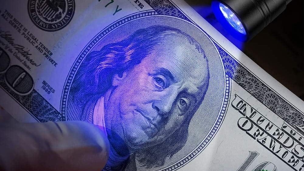 В Оше пытались сбыть $9.3 тысячи фальшивых долларов изображение публикации