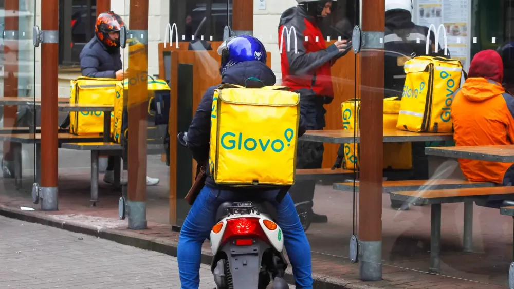 Владелец кафе пожаловался на ограничение конкуренции со стороны службы доставки еды. Разбор изображение публикации