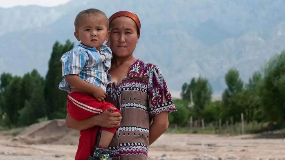 Более 51 тысячи уязвимых семей в КР получили продукты и деньги в обмен на труд изображение публикации