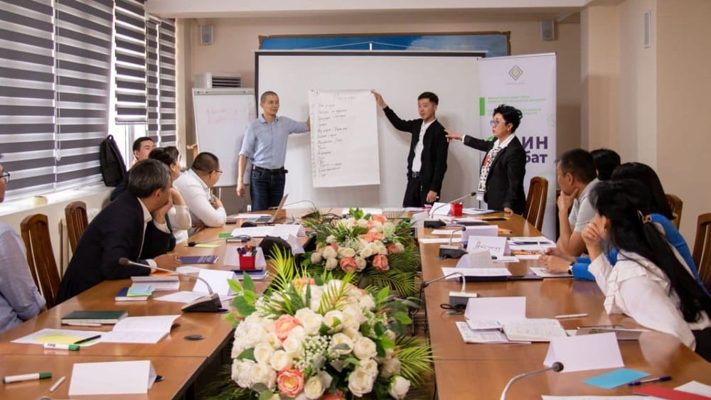 Нацбанк обучил сотрудников Госагентства по делам госслужбы и МСУ финансовой грамотности изображение публикации