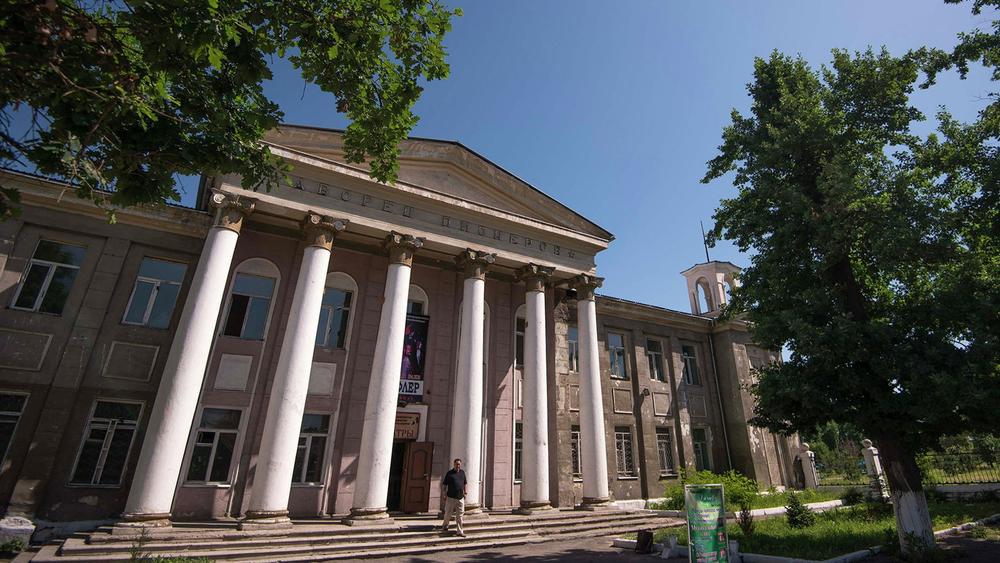 На ремонт театра юного зрителя им. Бакен Кыдыкеевой в Бишкеке потратят 21.2 млн сомов изображение публикации