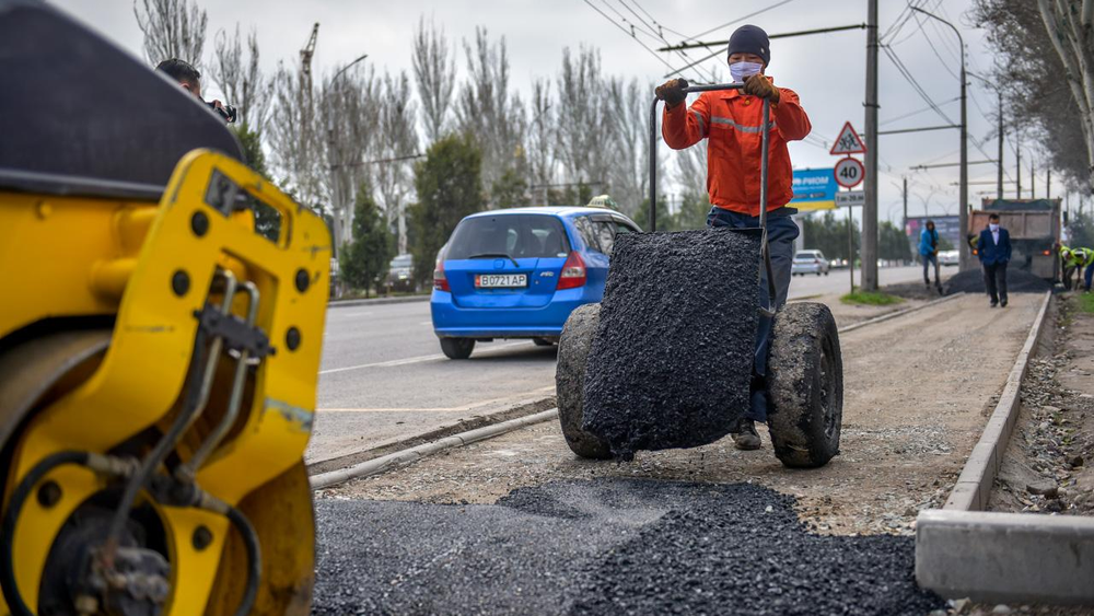 На капремонт тротуаров по ул. Ахунбаева и Айни в Бишкеке потратят 33.6 млн сомов изображение публикации