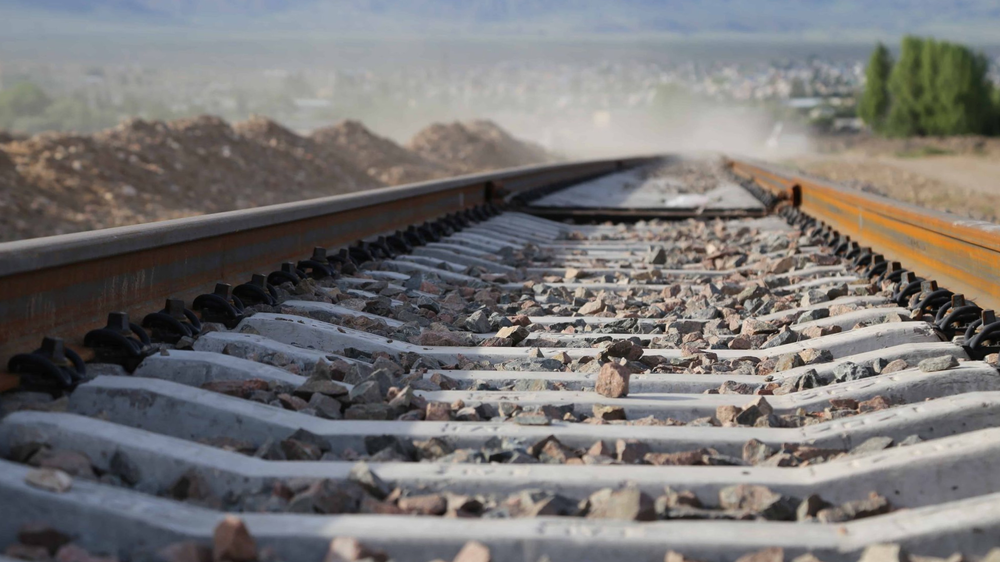 Кто раньше? Акылбек Жапаров заявил о начале строительства железной дороги КНР - КР - РУз в августе 2024-го изображение публикации