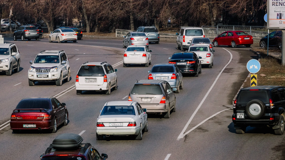 В Казахстане планируют снизить ставки налога на транспорт на авто старше 10 лет – подробности изображение публикации