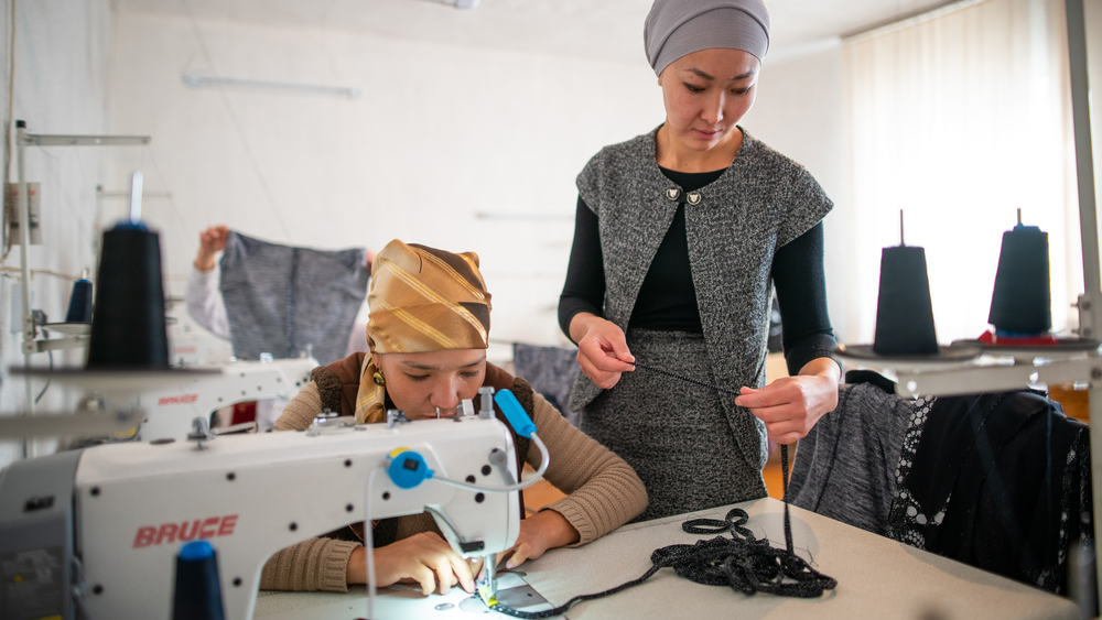 «Женщины работают, мужчины отдыхают», – Темир Сариев о развитии женского предпринимательства в тюркоязычных странах изображение публикации