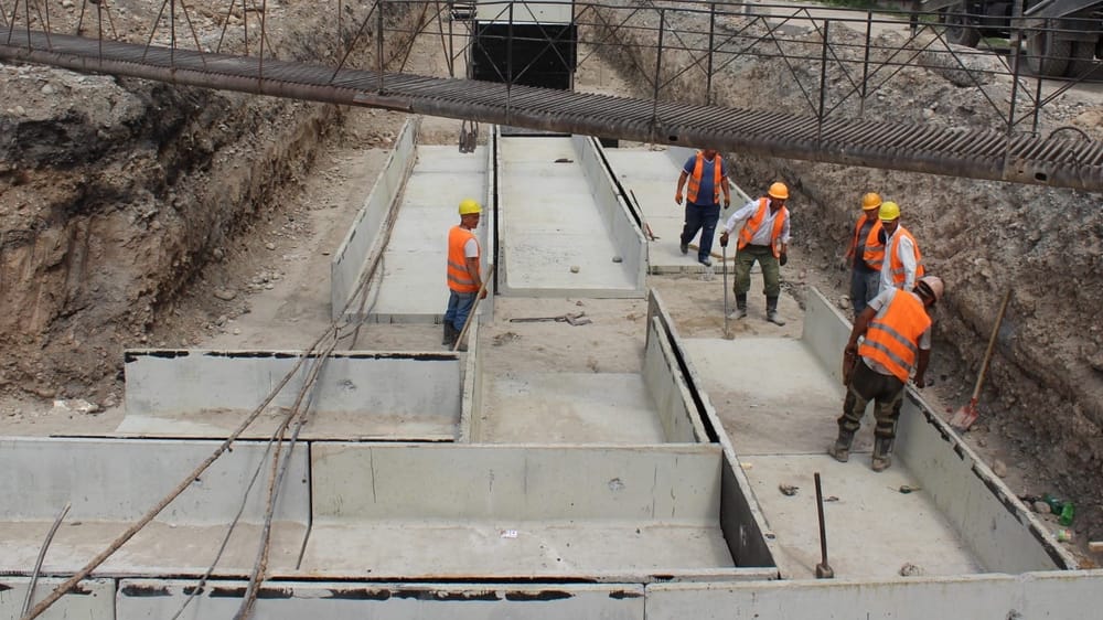 В столичном микрорайоне Джал меняют теплопроводные трубы изображение публикации