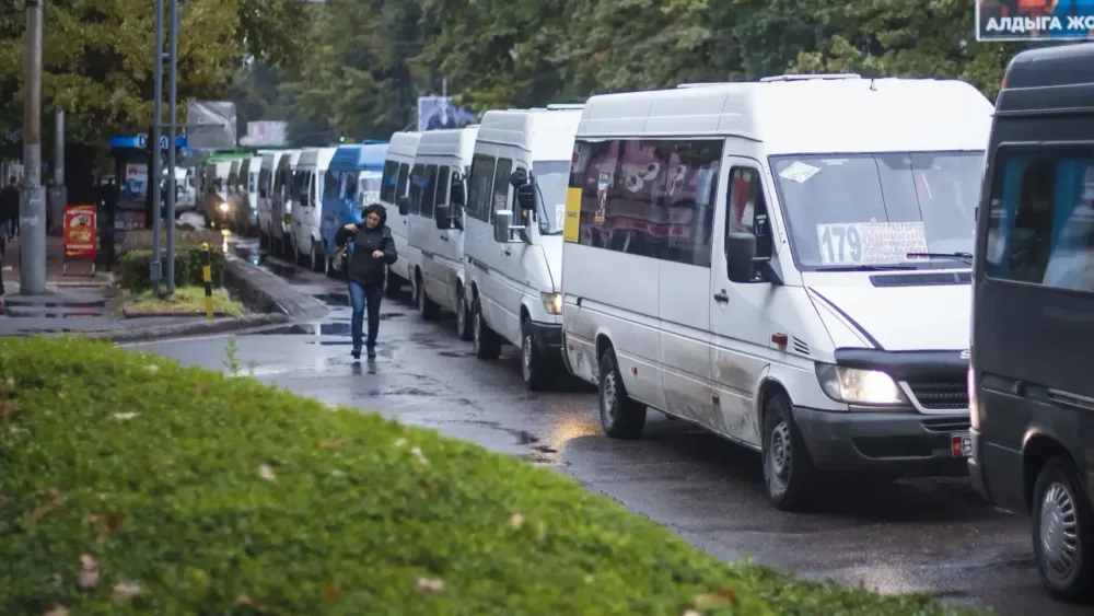 Из центра Бишкека убрали 53 микроавтобусных маршрута с 1202 маршрутками изображение публикации