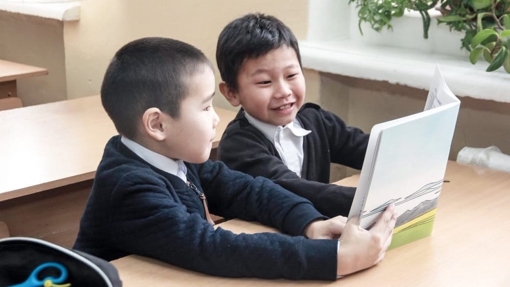 Для полного обеспечения школьными учебниками необходимо 8.6 млрд сомов – министр образования изображение публикации