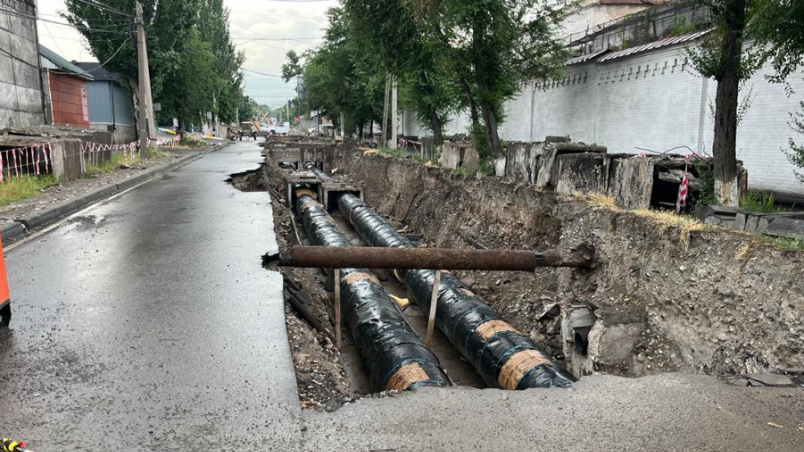 Как идет ремонт магистральных теплосетей на улице Жукеева-Пудовкина – подробности изображение публикации