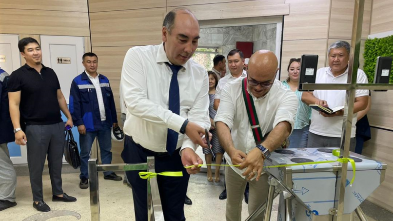 На ТЭЦ Бишкека открыли столовую для сотрудников – ленту перерезал экс-замглавы Минэнерго изображение публикации