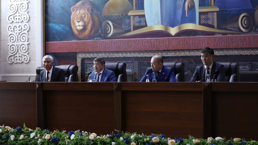 Акылбек Жапаров представил нового генпрокурора сотрудникам ведомства изображение публикации