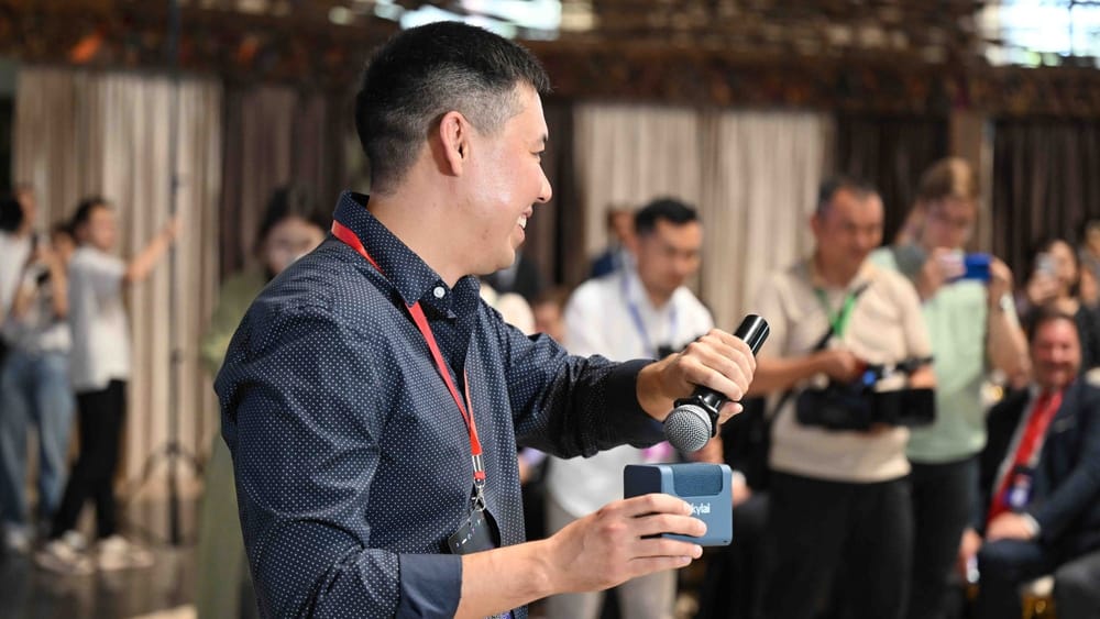 В КР представили «умную» колонку с кыргызоязычным голосовым ассистентом AkylAI изображение публикации