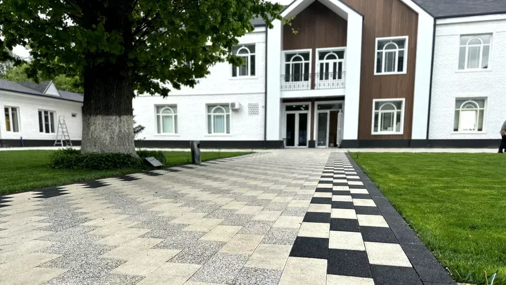 Узбекистанская компания планирует наладить производство тротуарной плитки в Бишкеке изображение публикации