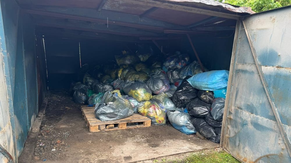 В Бишкеке частники незаконно вывозили опасные отходы на мусорный полигон изображение публикации