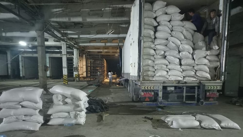 Из Баткенской области пытались контрабандой вывезти товары народного потребления на 47 млн сомов изображение публикации