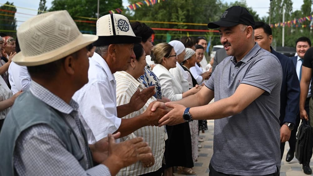 Зарплата педагогов не должна быть меньше, чем у депутатов и министров — спикер ЖК изображение публикации