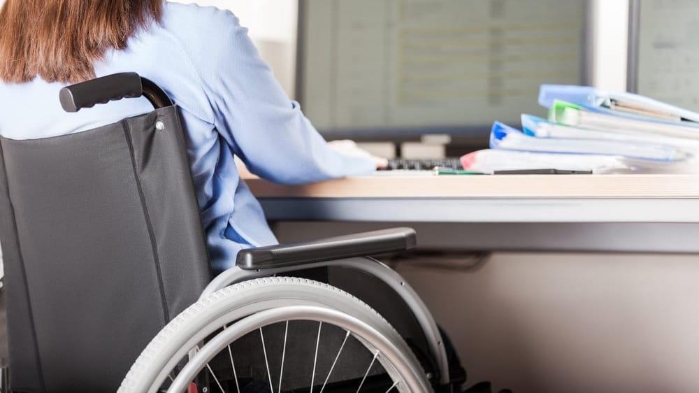 Сотрудники Минтруда присвоили деньги, предназначенные на обучение женщин с ОВЗ изображение публикации