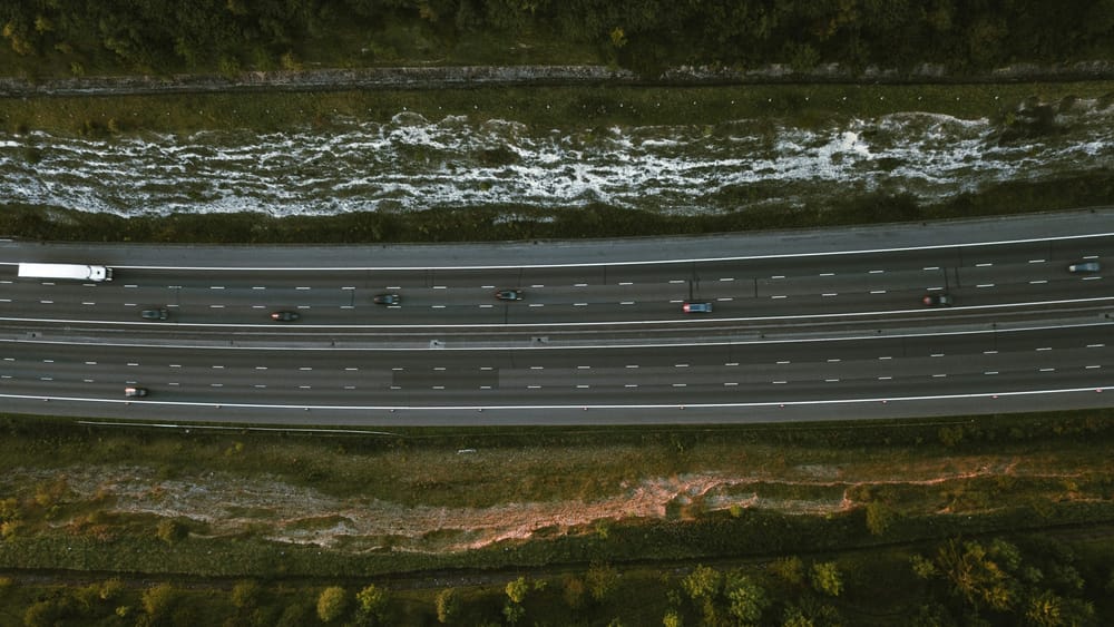 Глава Минтранса РК высказался о целесообразности строительства трассы Алматы-Иссык-Куль изображение публикации