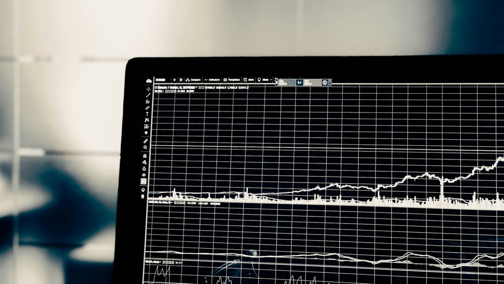 На КФБ совершены сделки с акциями «ГИК» почти на 4.5 млрд сомов изображение публикации