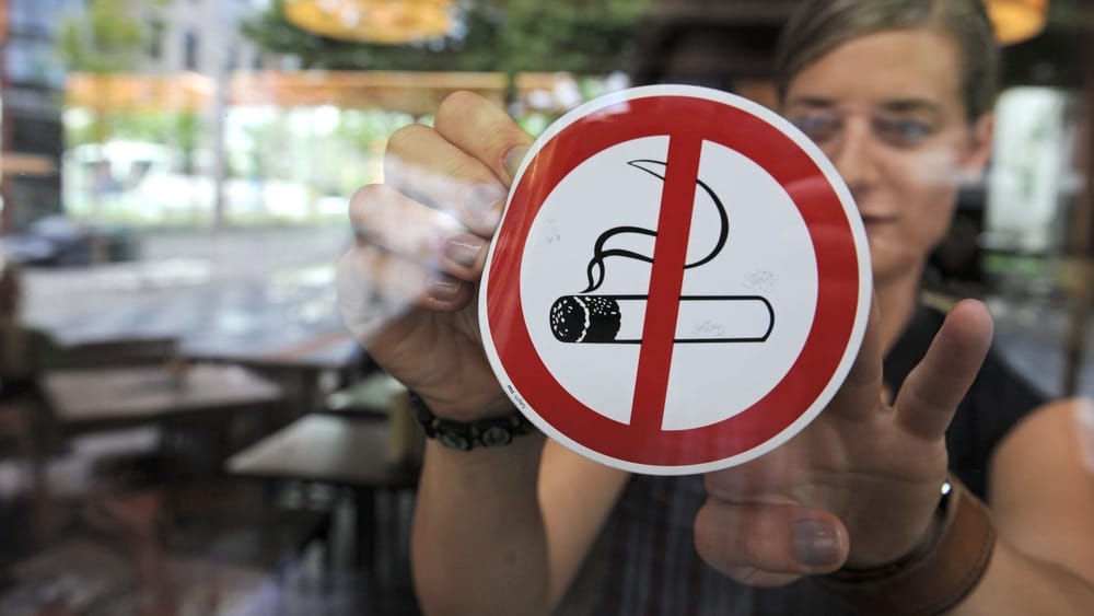 В Бишкеке три заведения оштрафованы за нарушение закона о табакокурении на 150 тысяч сомов изображение публикации