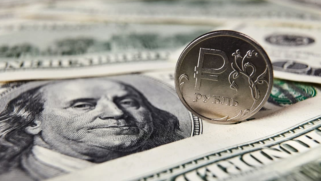 Доллар и рубль просели к сому — курс НБ КР на 12 июля изображение публикации