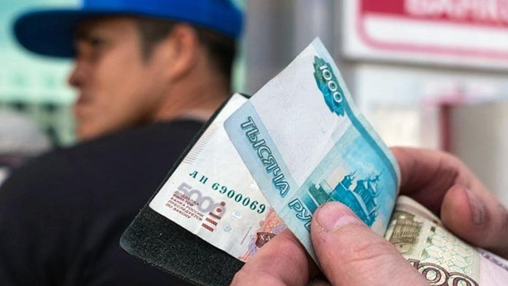 Кыргызстанцам за рубежом в июне вернули 425 тысяч сомов невыплаченных зарплат изображение публикации