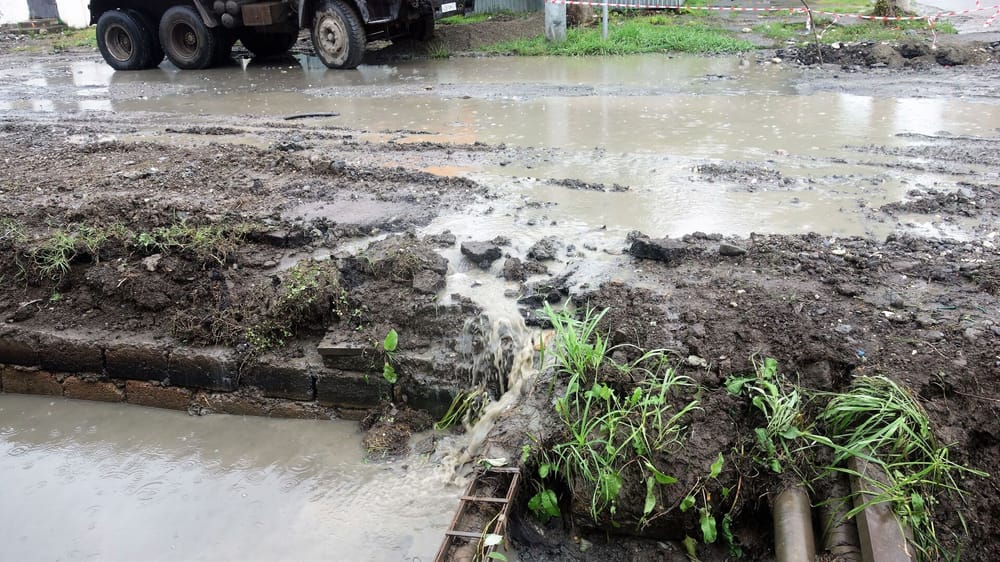 Участок дороги Ош – Сары-Таш – Иркештам заблокирован из-за дождей (видео) изображение публикации