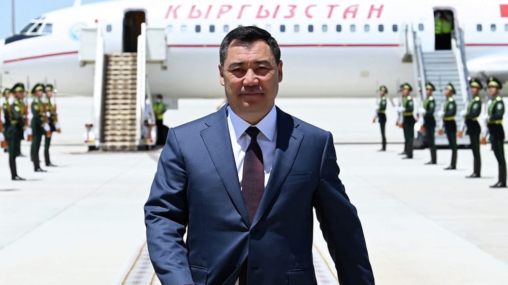 Садыр Жапаров вылетел с госвизитом в Узбекистан: в состав делегации вошли 26 человек – список изображение публикации