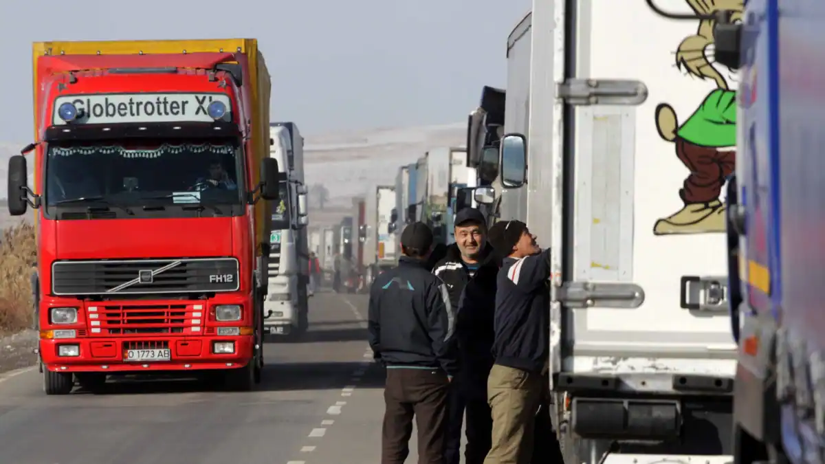 Для легальной работы в Европе водители грузовиков теперь могут получать чип-карты в КР изображение публикации