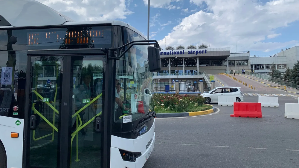 По какому маршруту будет курсировать экспресс-автобус №153 из 12-го микрорайона до аэропорта «Манас» – подробности изображение публикации