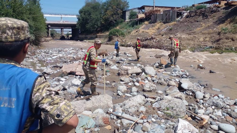 Сель в Ошской области: тела еще двух кыргызстанок найдены в Узбекистане изображение публикации