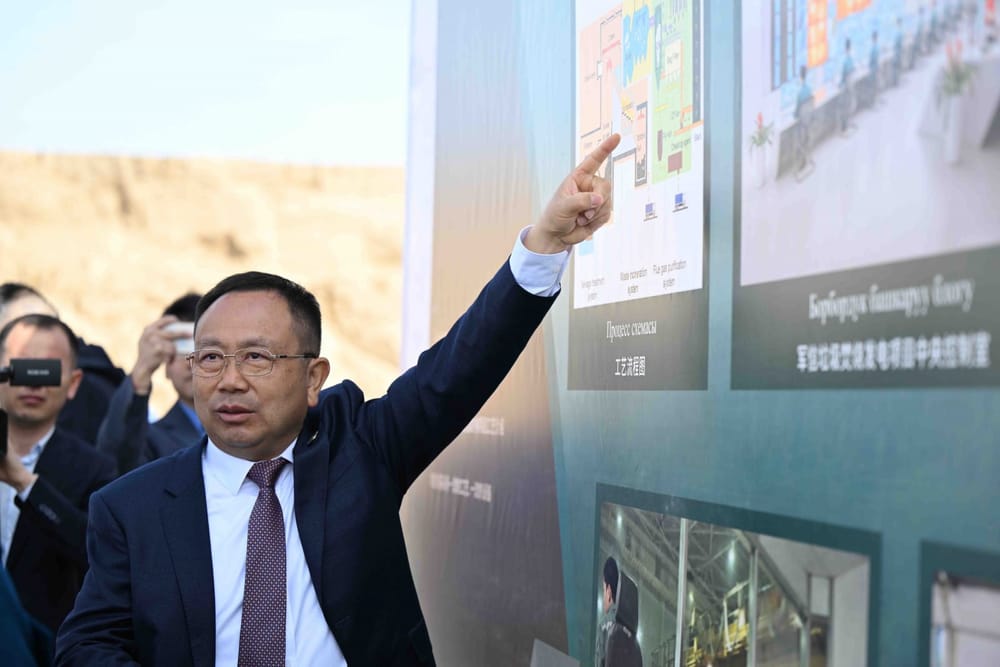 С китайскими инвесторами обсудили ход строительства мусороперерабатывающего завода в Бишкеке изображение публикации