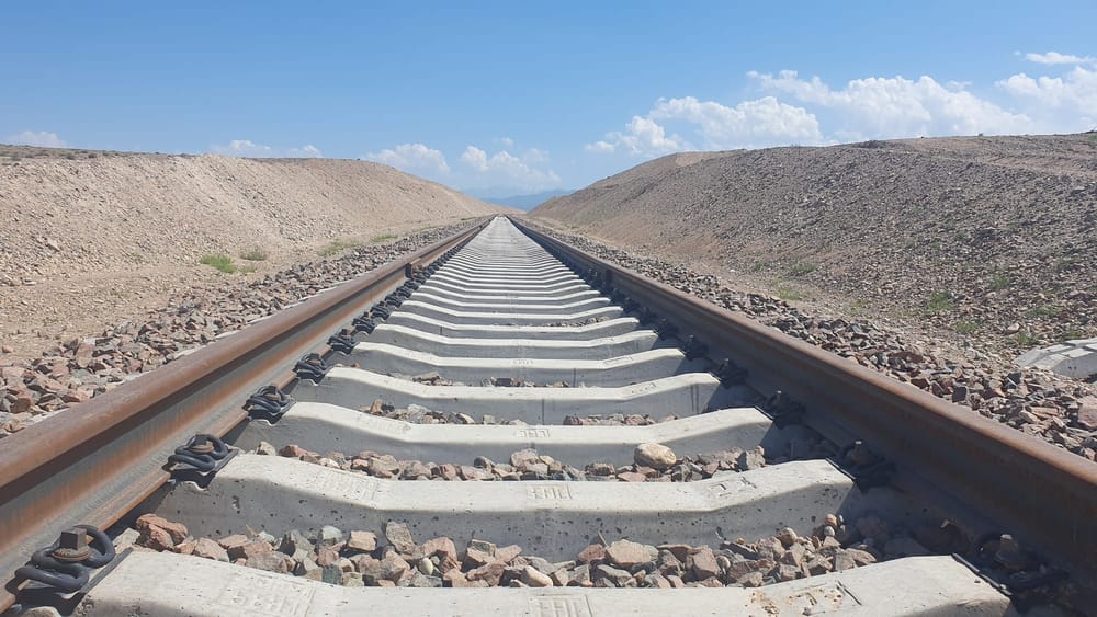 До конца года завершат 40 км железной дороги Балыкчы – Кочкор – Кара-Кече изображение публикации