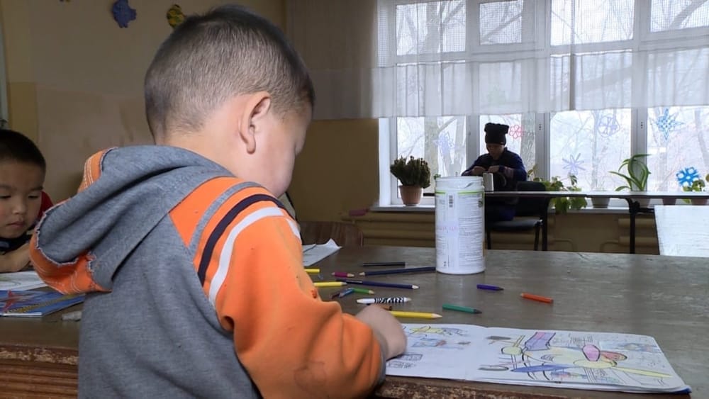 По достижении совершеннолетия дети-сироты в КР получат по 500 тысяч сомов – Минсоцтруда изображение публикации