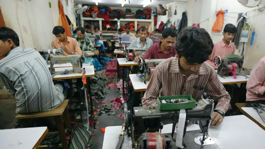 За полгода Кыргызстан выделил иностранцам 13 тысяч квот на работу изображение публикации