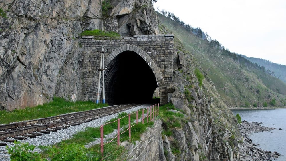 Ташиев: Для железной дороги «КНР – КР – РУз» проложат 15 тоннелей, чтобы сохранить горы изображение публикации