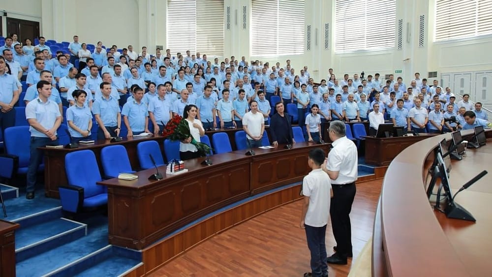 Продавец в Узбекистане ударил мальчика за просьбу выдать чек – за ребенка вступилась налоговая изображение публикации