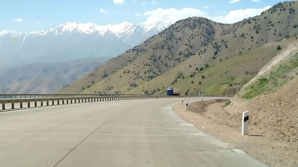 Города Кыргызстана и Узбекистана свяжут новыми дорогами изображение публикации