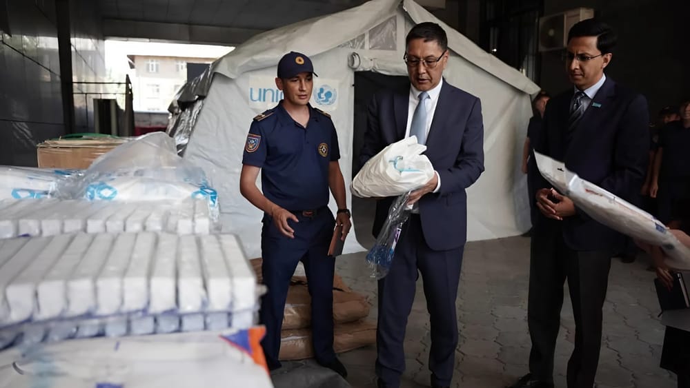 ЮНИСЕФ передал 5 тысяч единиц защитного снаряжения МЧС Кыргызстана изображение публикации