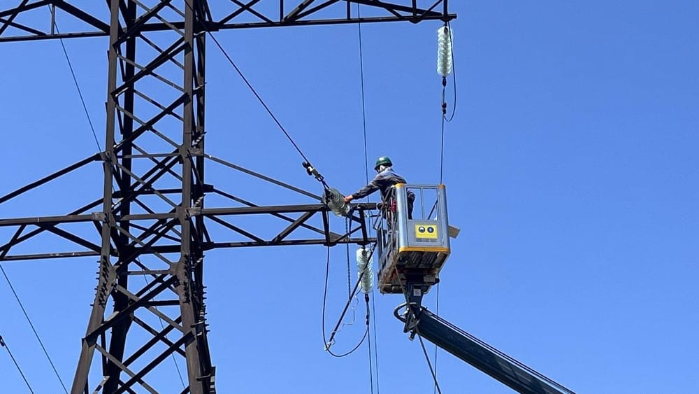 В Бишкеке отремонтировали 332 км высоковольтных ЛЭП изображение публикации