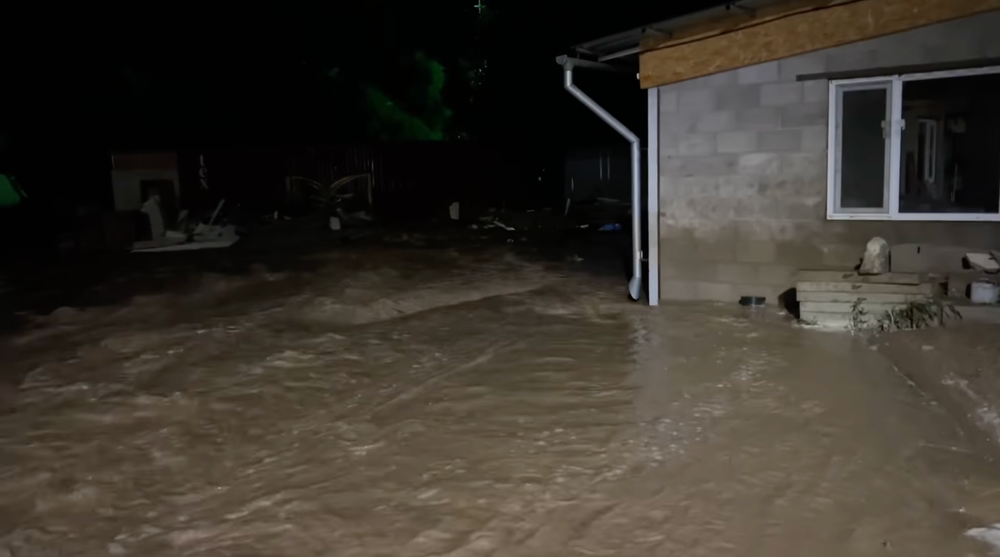 Новый селевой поток сошел в Чолпон-Ате из-за сильного дождя изображение публикации