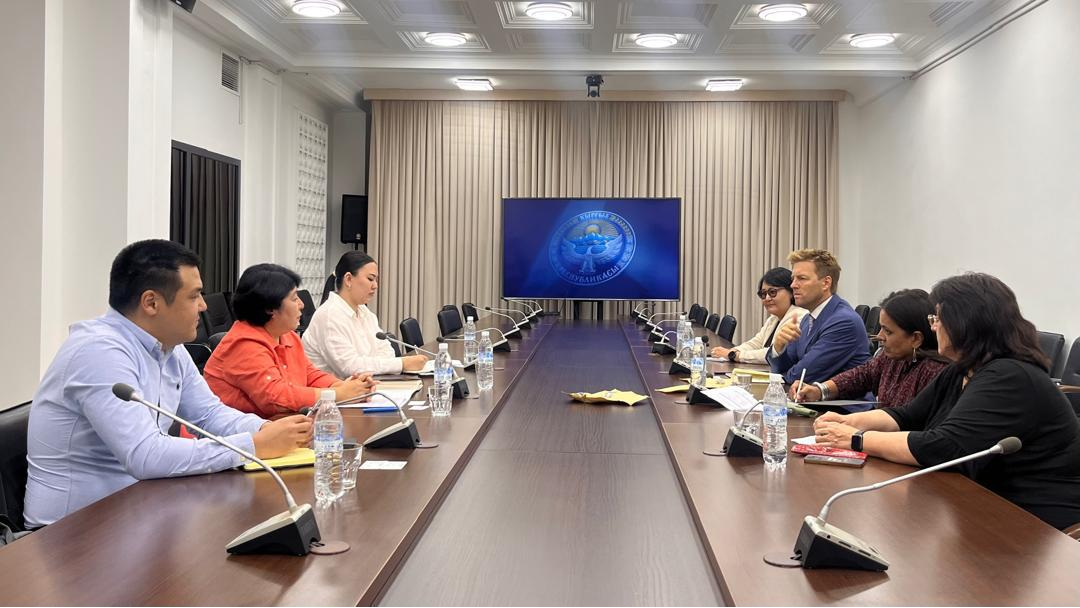 Кыргызстан и Всемирный банк усилят сотрудничество в сфере устойчивого развития горных регионов изображение публикации