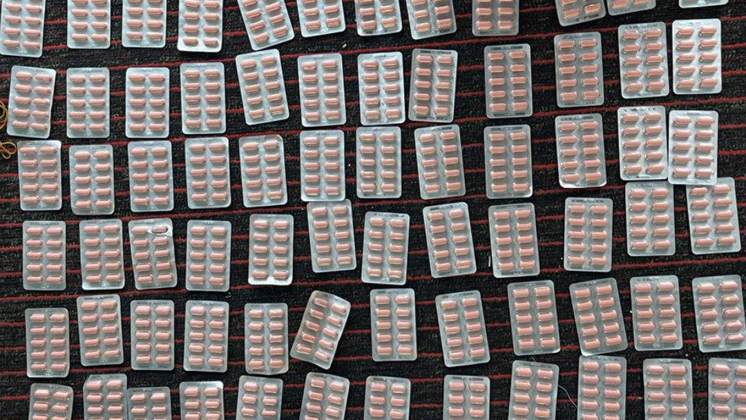 Из Стамбула в Ош пытались контрабандой завезти одежду и лекарства изображение публикации